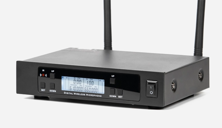 true-diversity-uhf-wireless-microphone-system-2